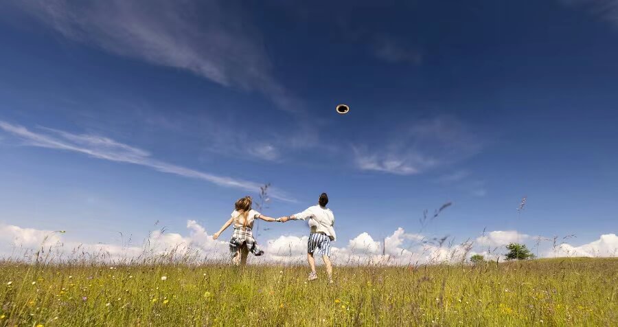 To enjoy spring and trekking